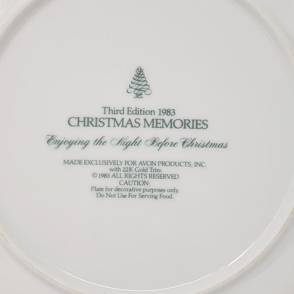 Avon 1983 22K Gold Enjoying The Night Before Christmas Holiday Plate - Picture 6 of 7